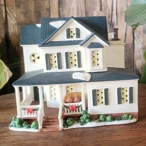 O'well Limited Edition Farm house in excellent shape.